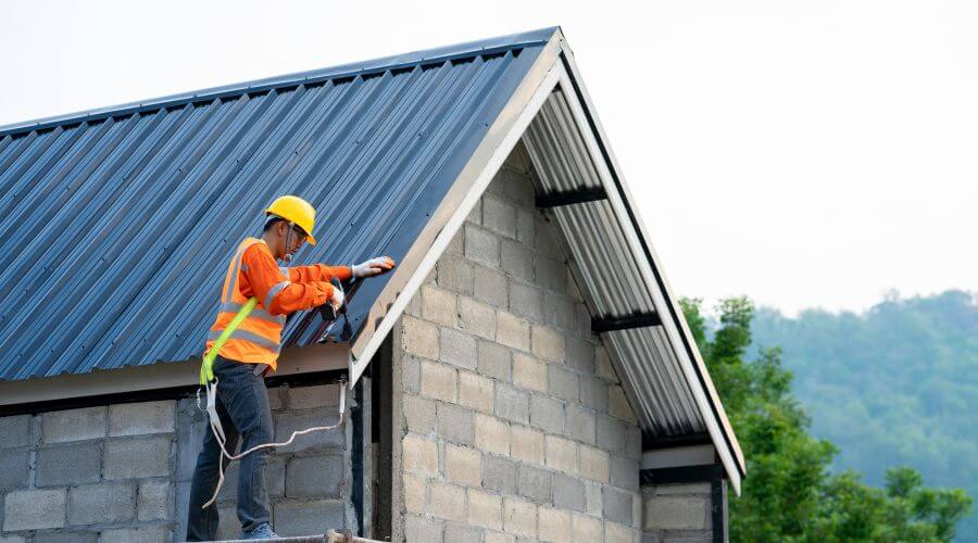Professional residential roofers in Valier, IL
